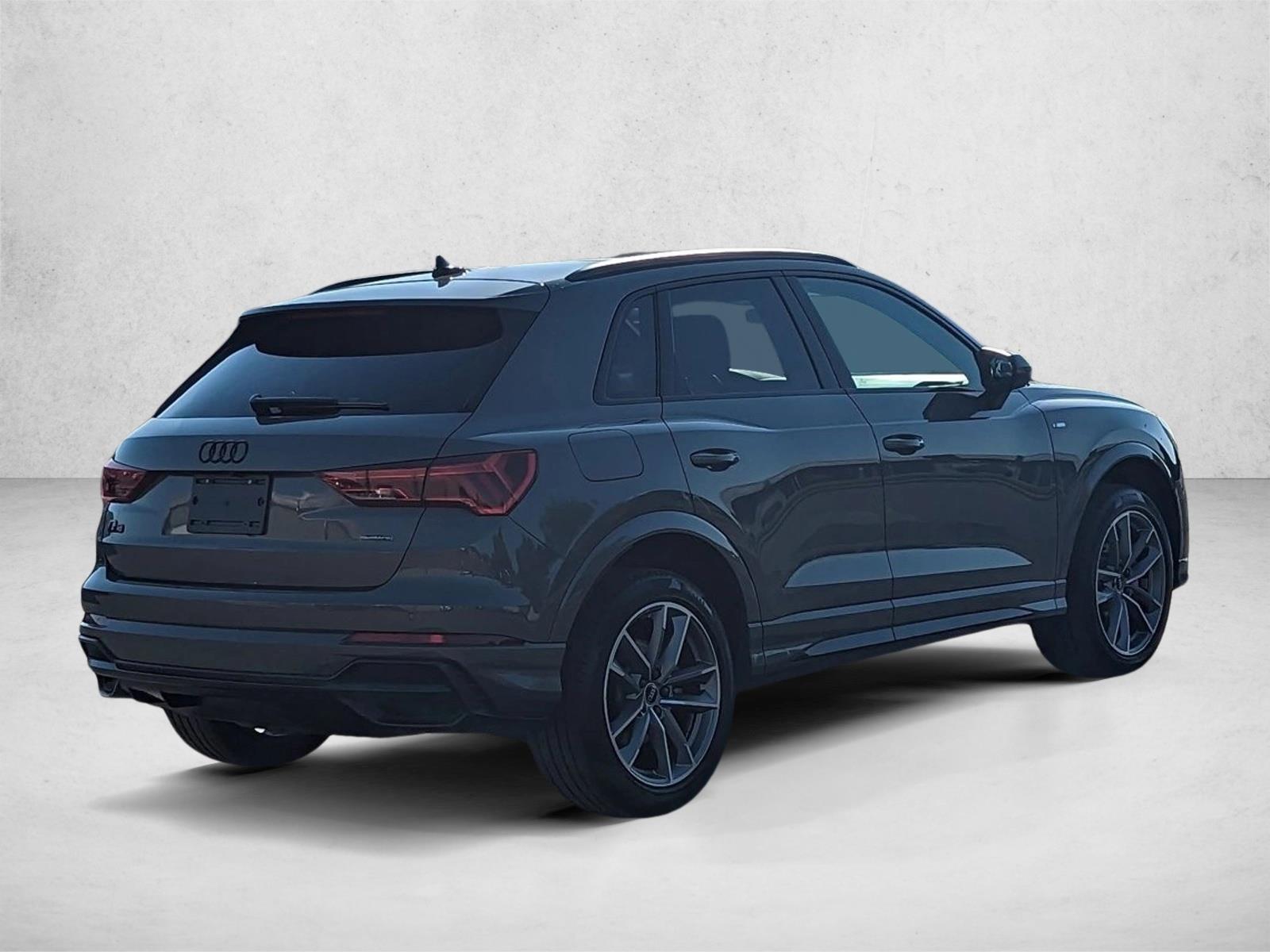 2022 Audi Q3 45 TFSI S line Premium photo 4