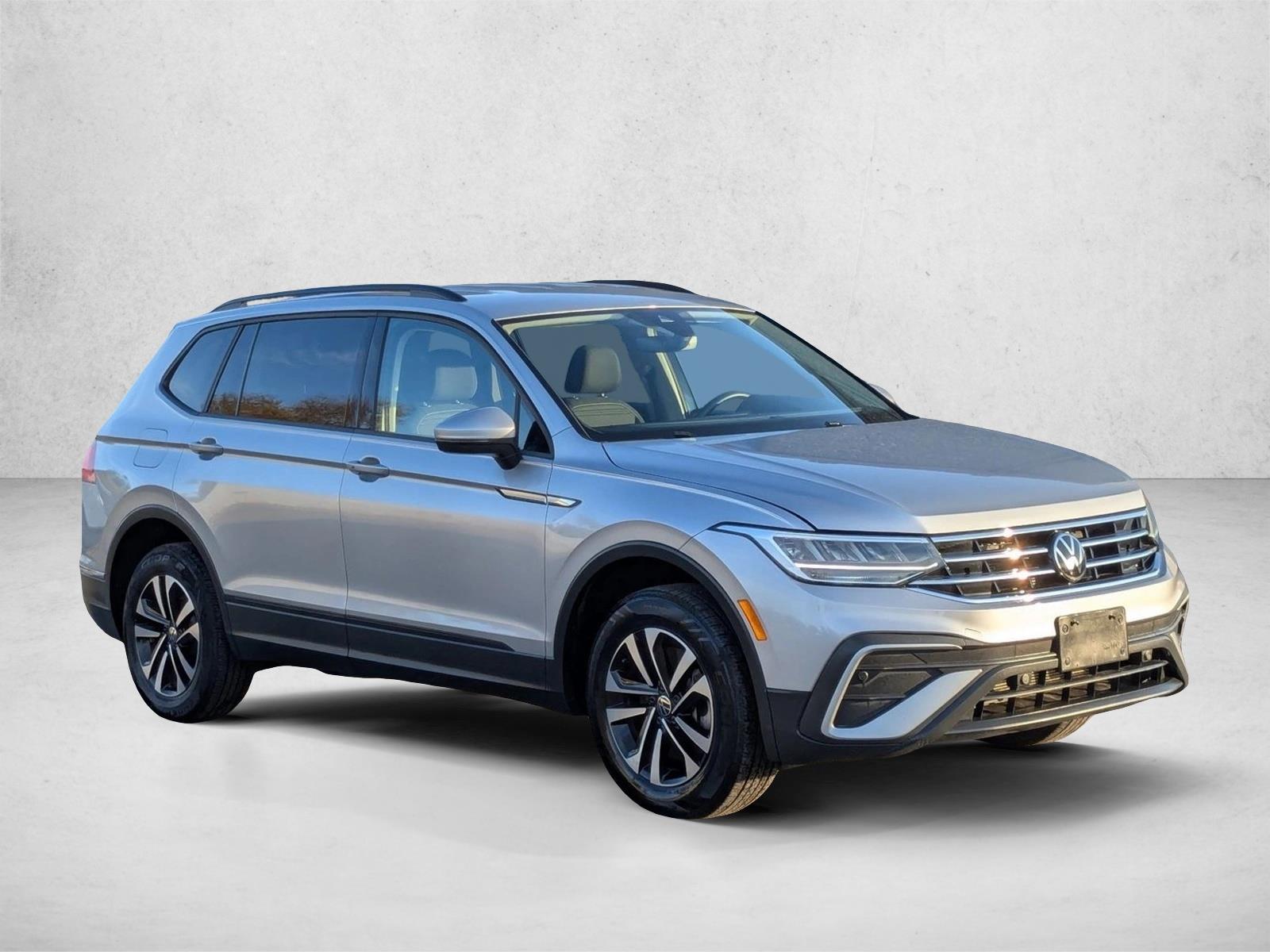 2022 Volkswagen Tiguan S photo 3