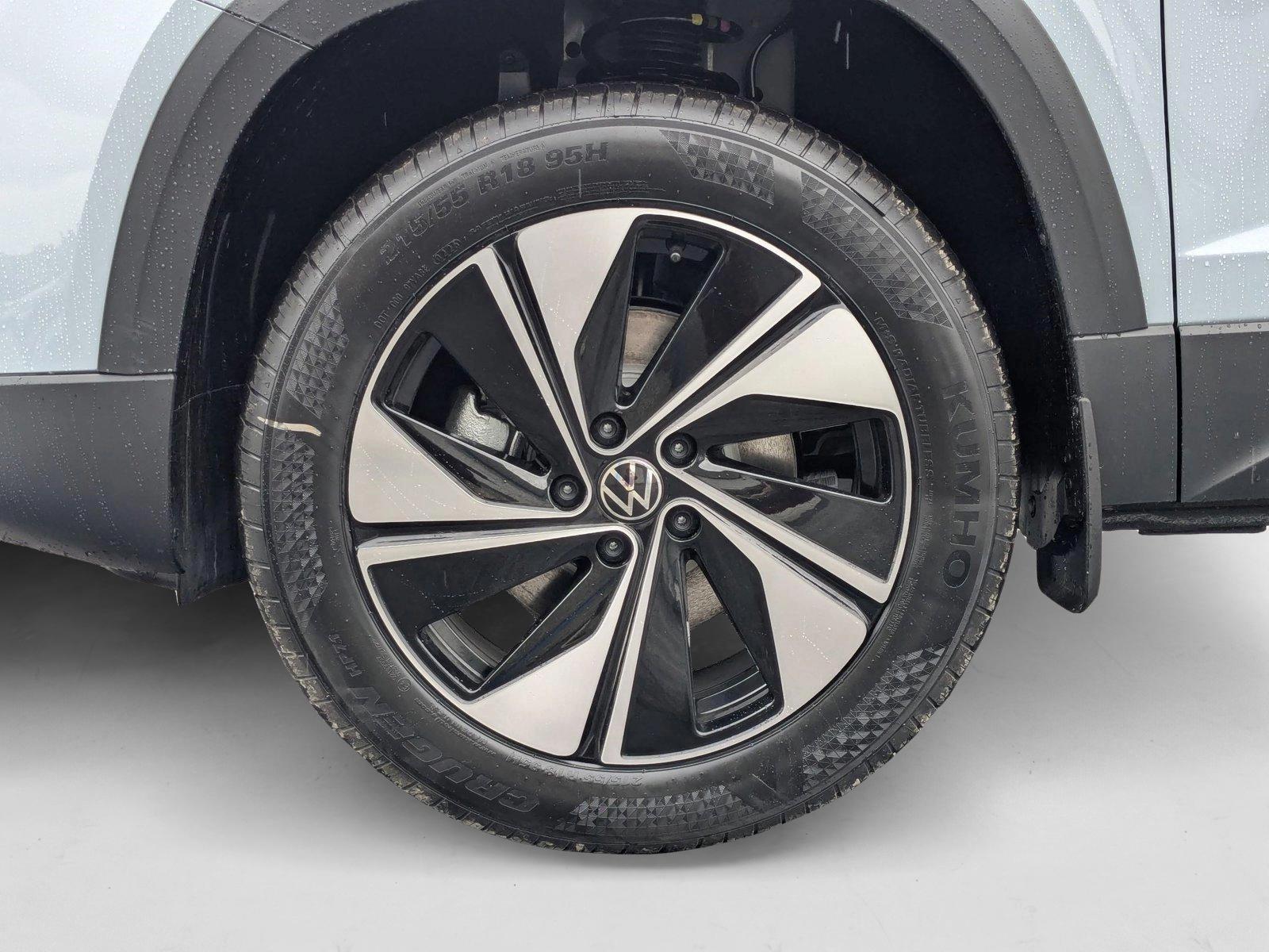 2025 Volkswagen Taos SE - Photo 11