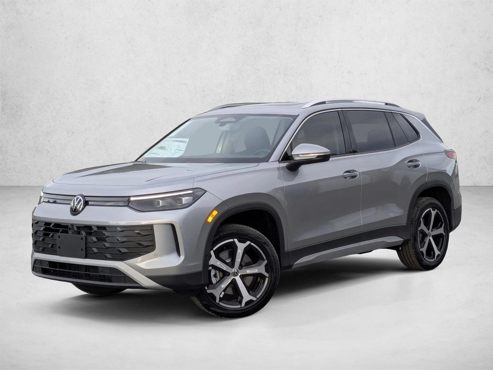 2025 Volkswagen Tiguan SE's photo