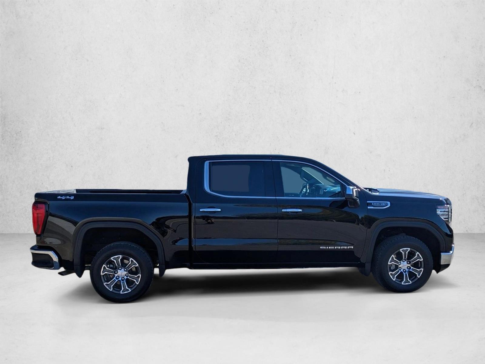 2024 Gmc Sierra 1500 SLT photo 4