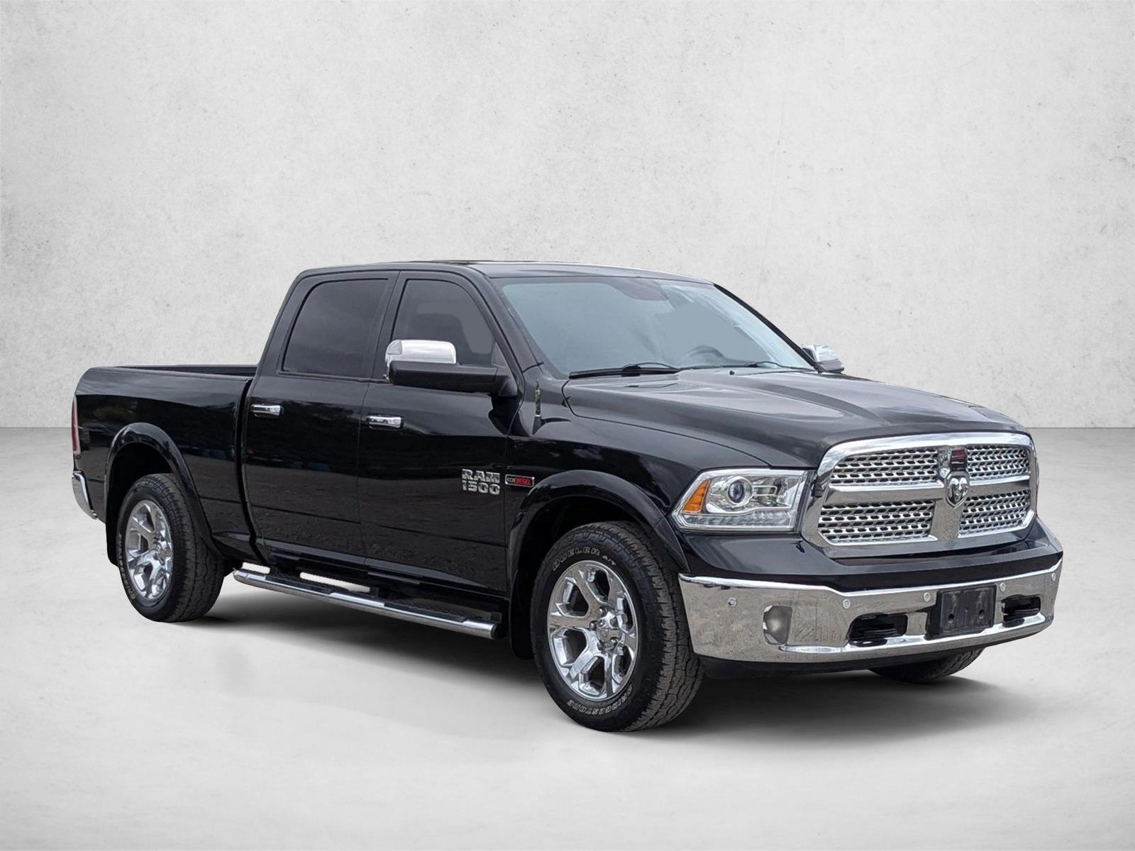 2015 Ram 1500 Laramie photo 3