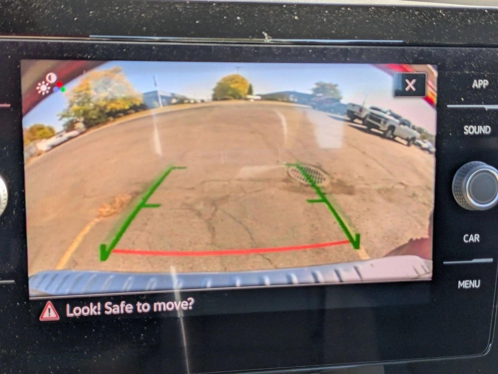 2025 Volkswagen Jetta SE - Photo 13