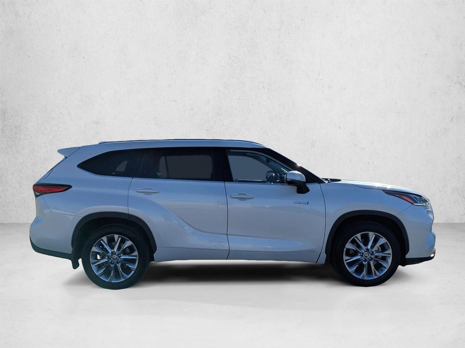 2021 Toyota Highlander Hybrid Limited photo 4