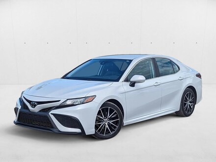 2023 Toyota Camry SE Sedan