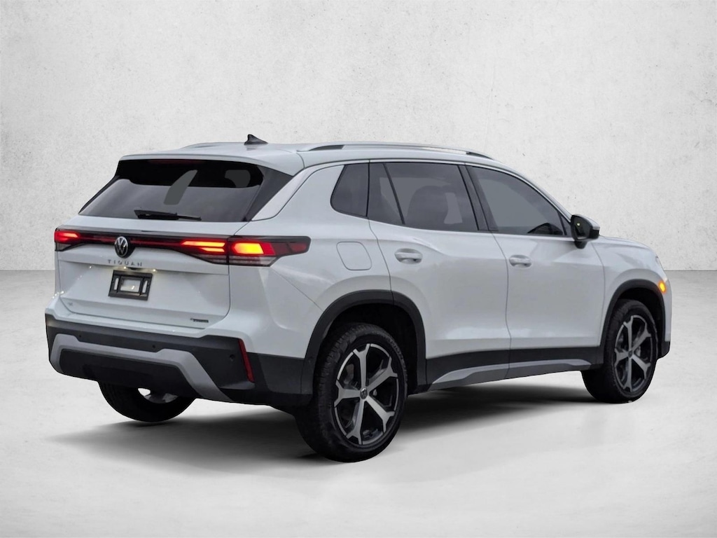 New 2026 Volkswagen Tiguan 2.0T SE SUV