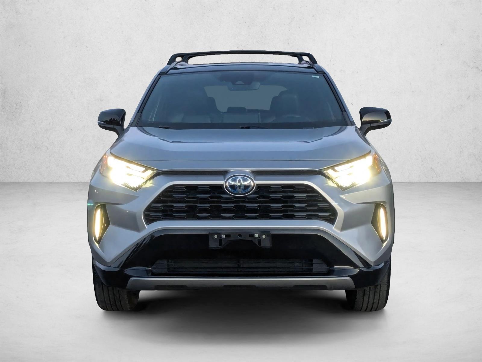 2022 Toyota RAV4 Hybrid XSE photo 2