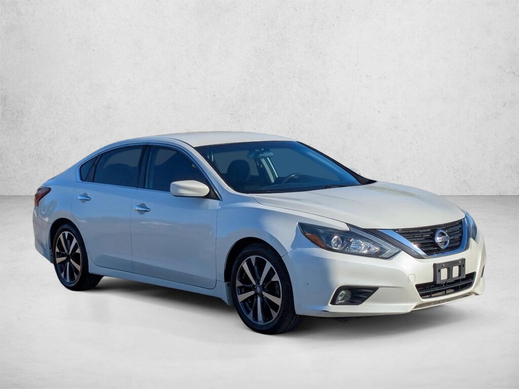 Used 2017 Nissan Altima 2.5 SR Sedan