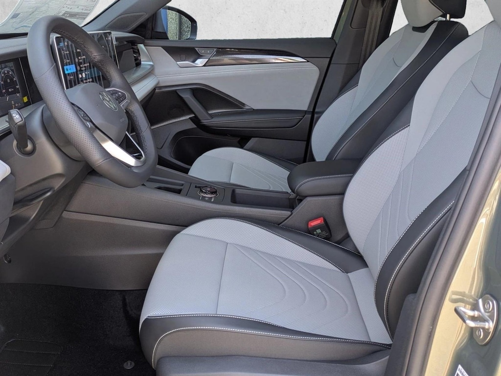 New 2026 Volkswagen Tiguan 2.0T SE R-Line Black SUV