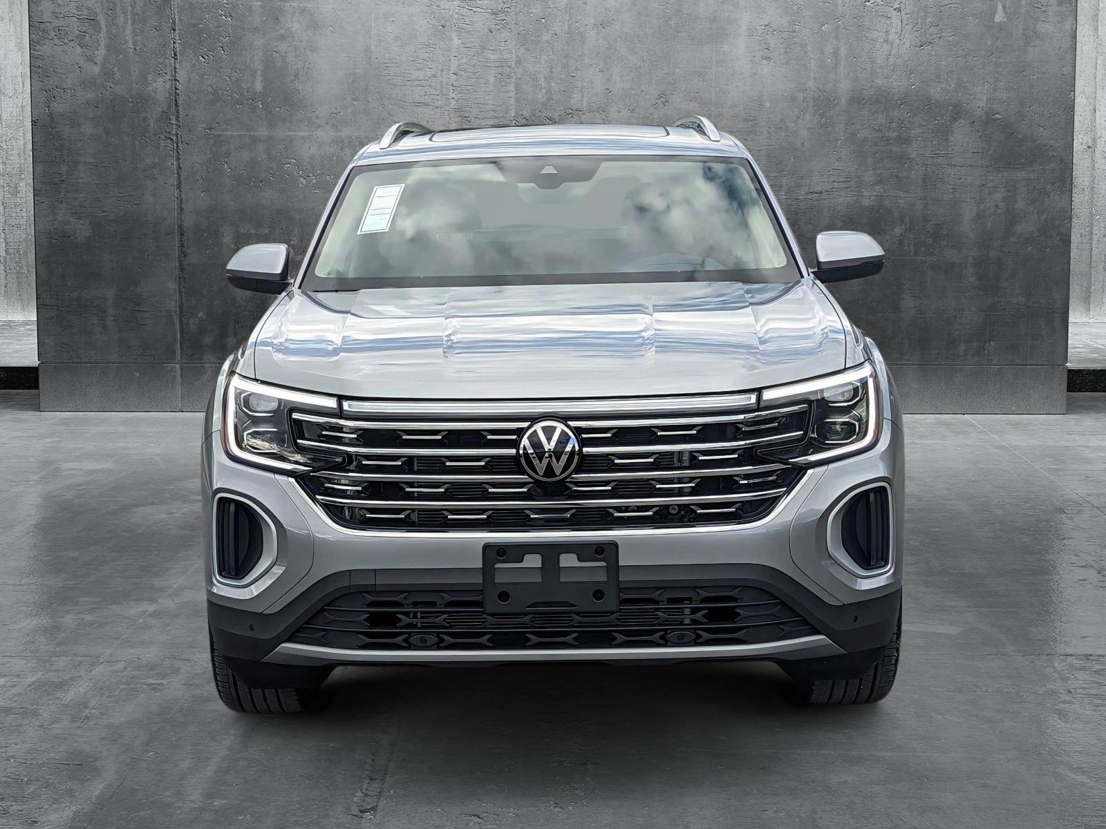 2025 Volkswagen Atlas SEL photo 4
