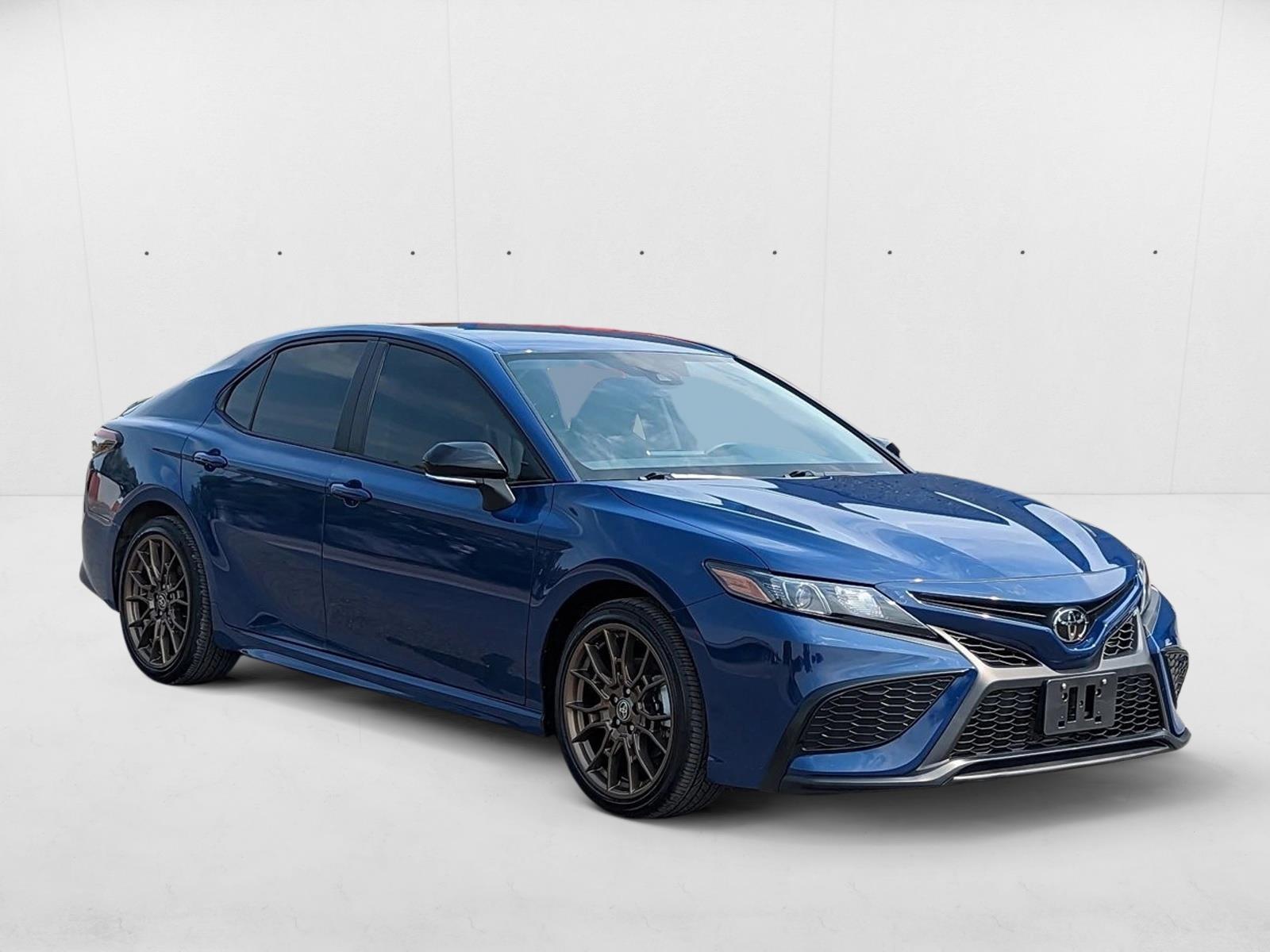 2023 Toyota Camry SE photo 3