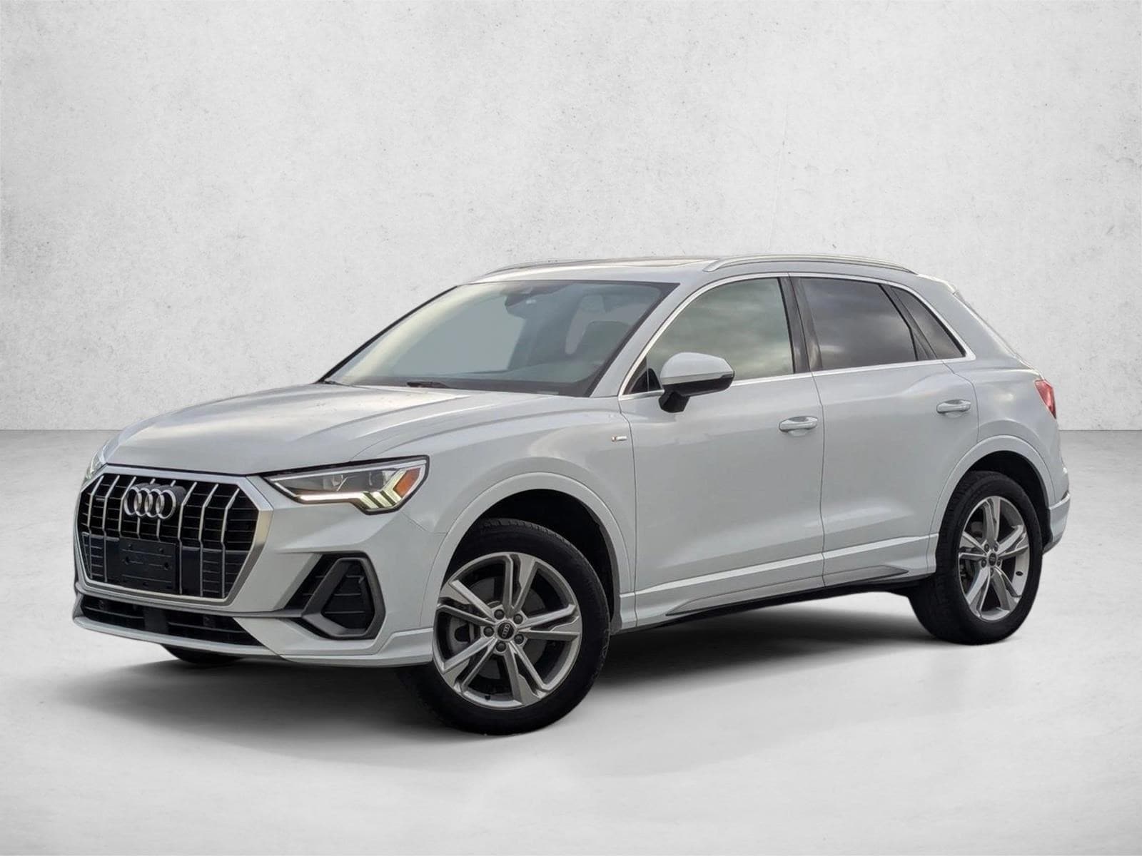 2023 Audi Q3 S Line Premium's photo