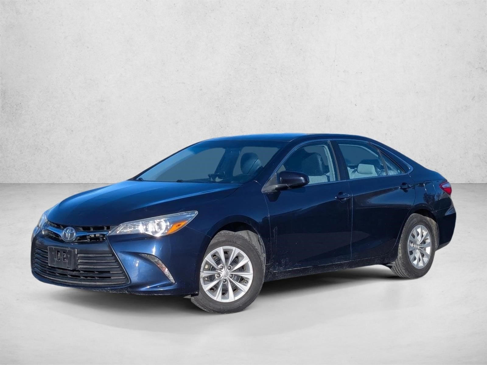 2017 Toyota Camry LE's photo