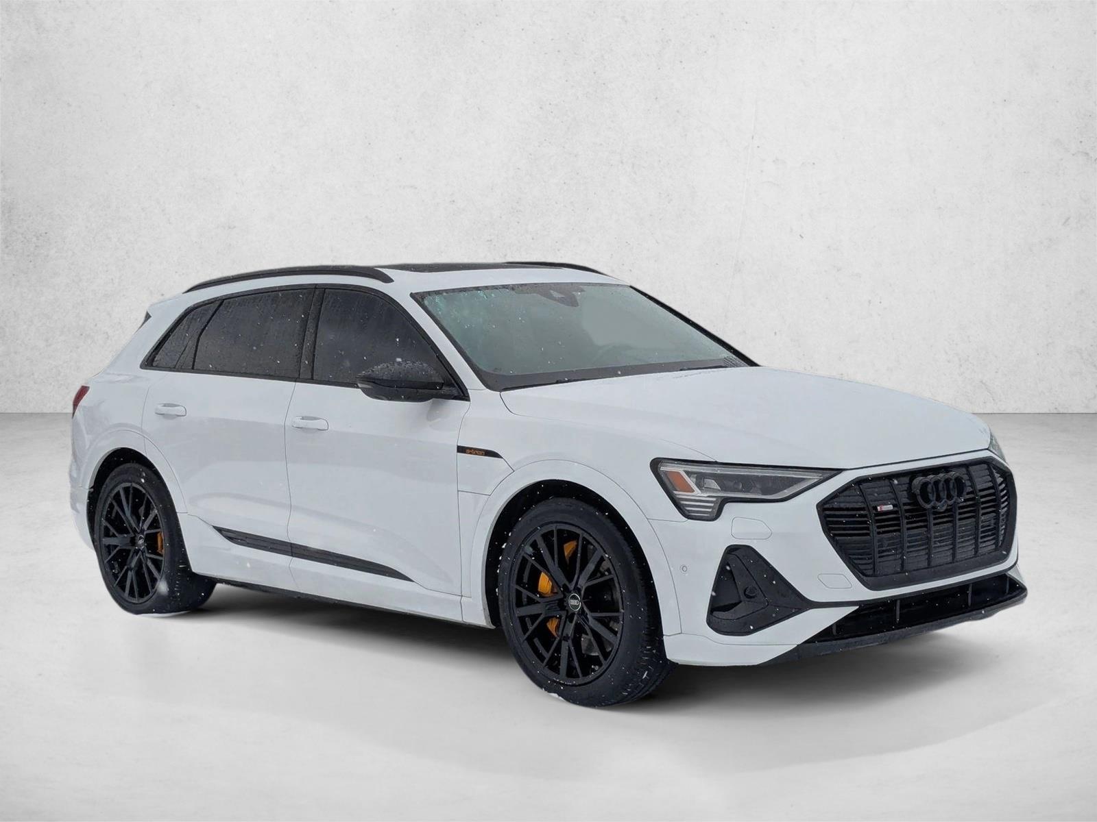 2023 Audi e-tron Premium photo 3