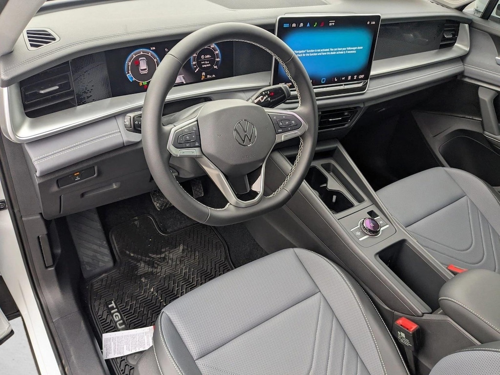 New 2025 Volkswagen Tiguan 2.0T SE SUV