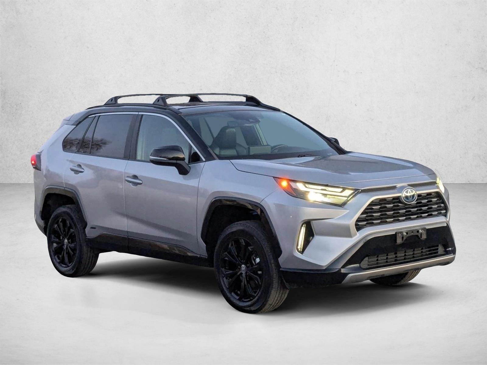 2022 Toyota RAV4 Hybrid XSE photo 3