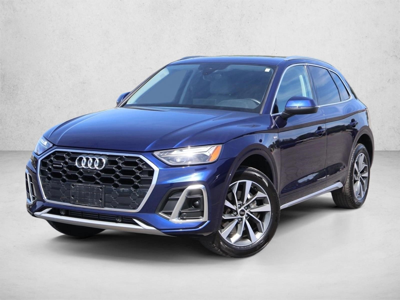 2023 Audi Q5 45 Premium Plus's photo
