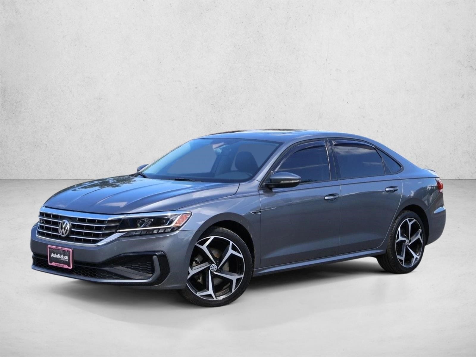 2020 Volkswagen Passat 2.0T R-Line Auto's photo