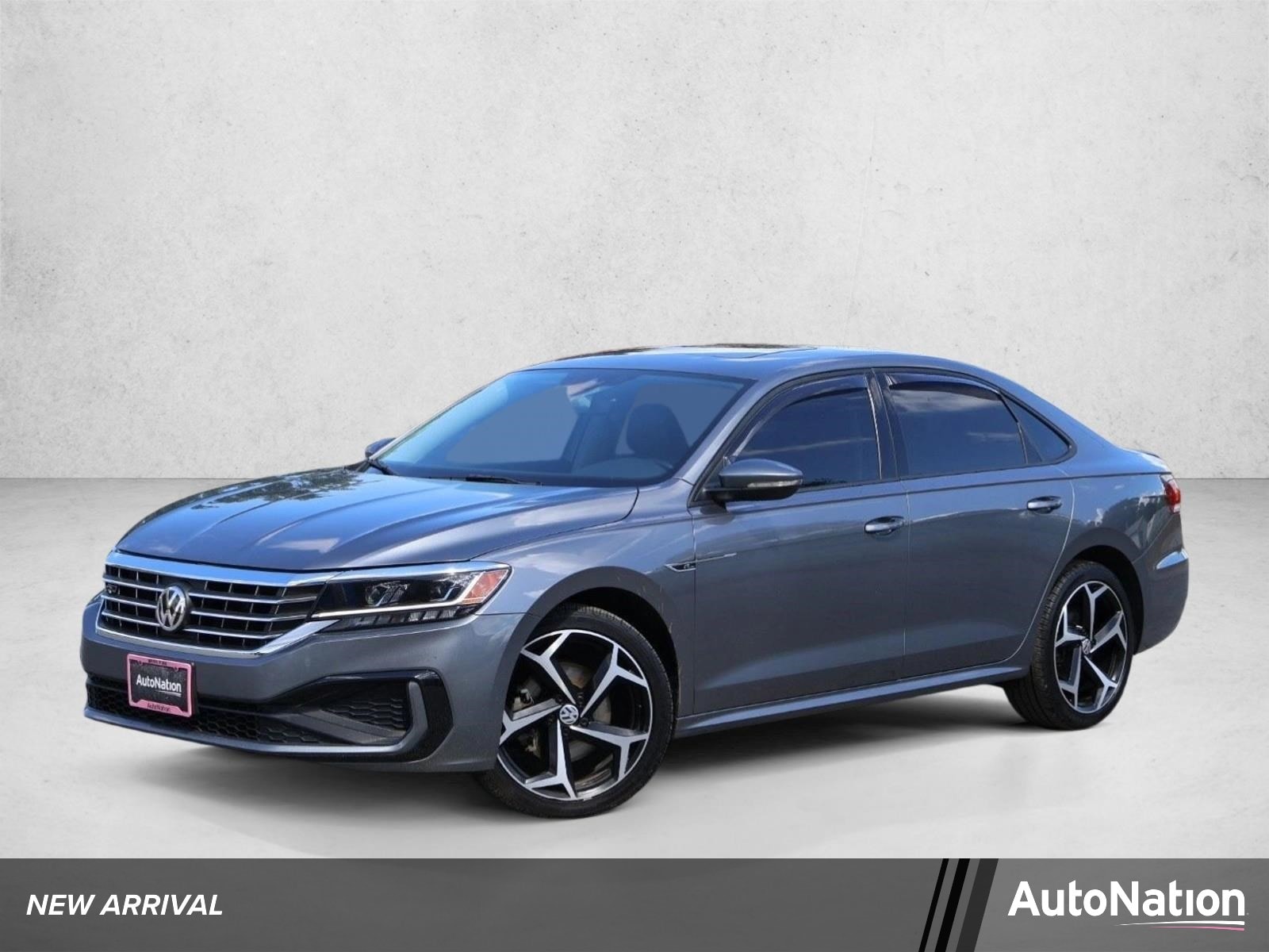 2020 Volkswagen Passat 2.0T R-Line Auto's photo