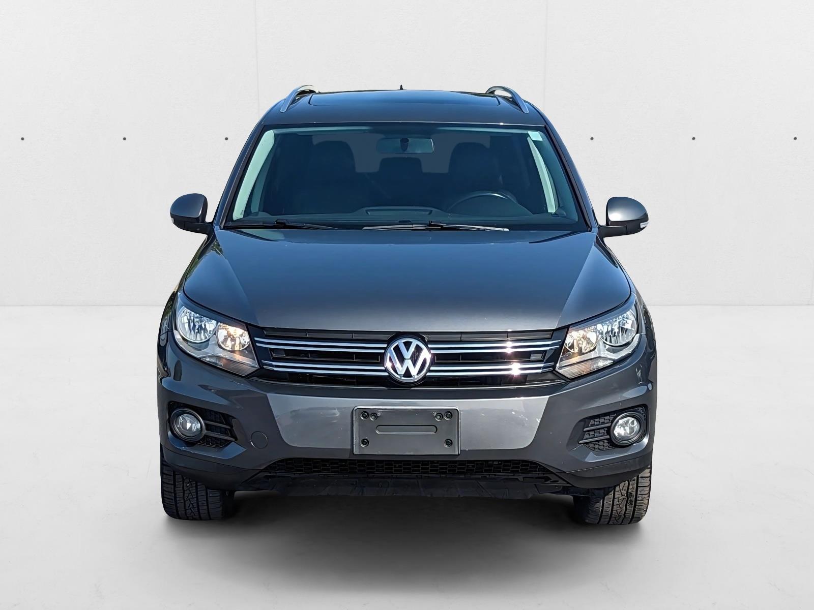 2012 Volkswagen Tiguan SE photo 2