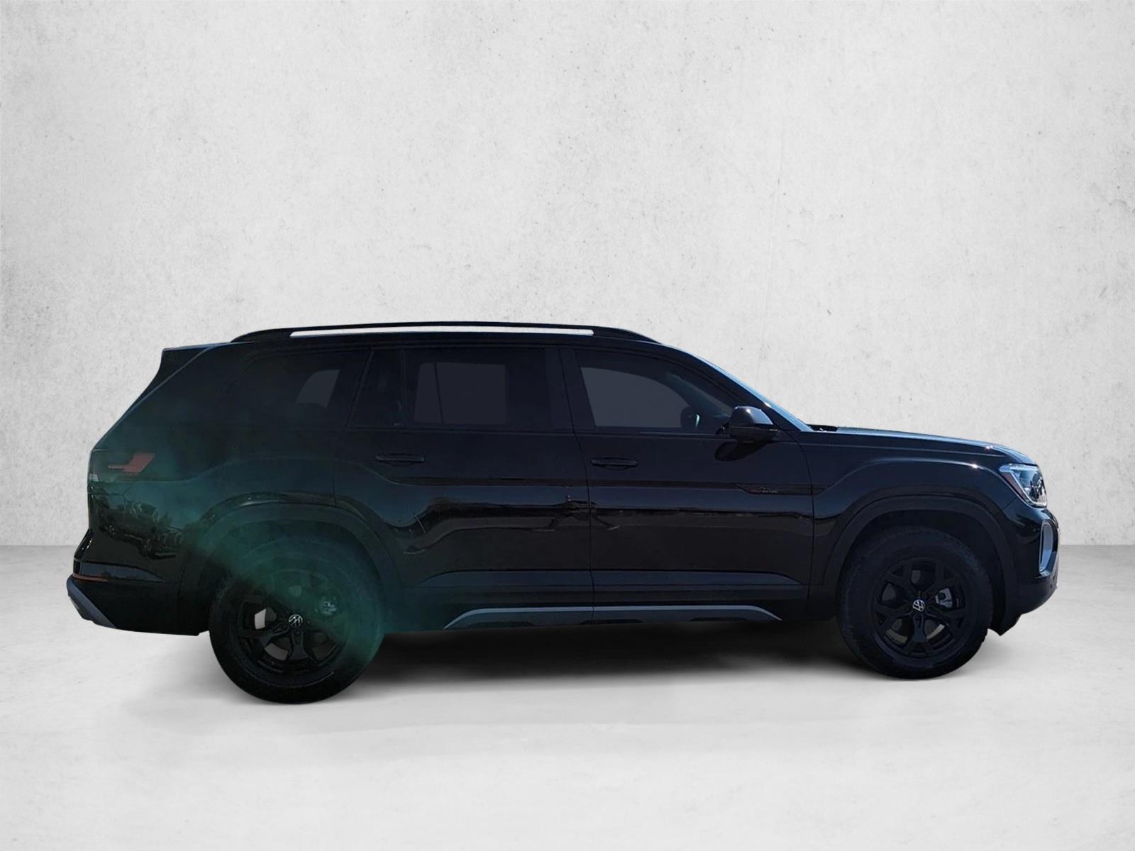 2024 Volkswagen Atlas Peak Edition SE Technology photo 4