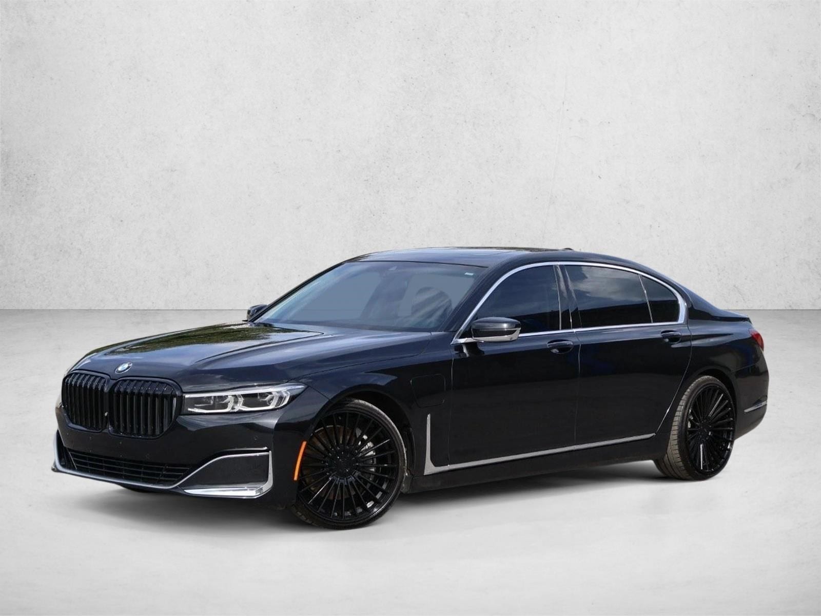 2020 BMW 7 Series 745e iPerformance xDrive's photo