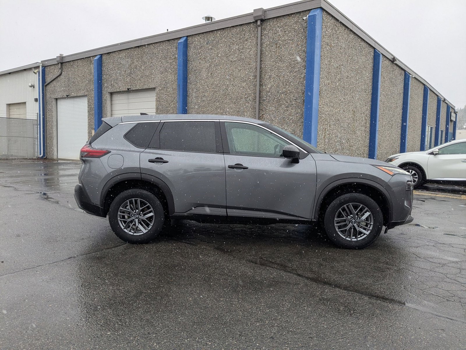 2023 Nissan Rogue S photo 2