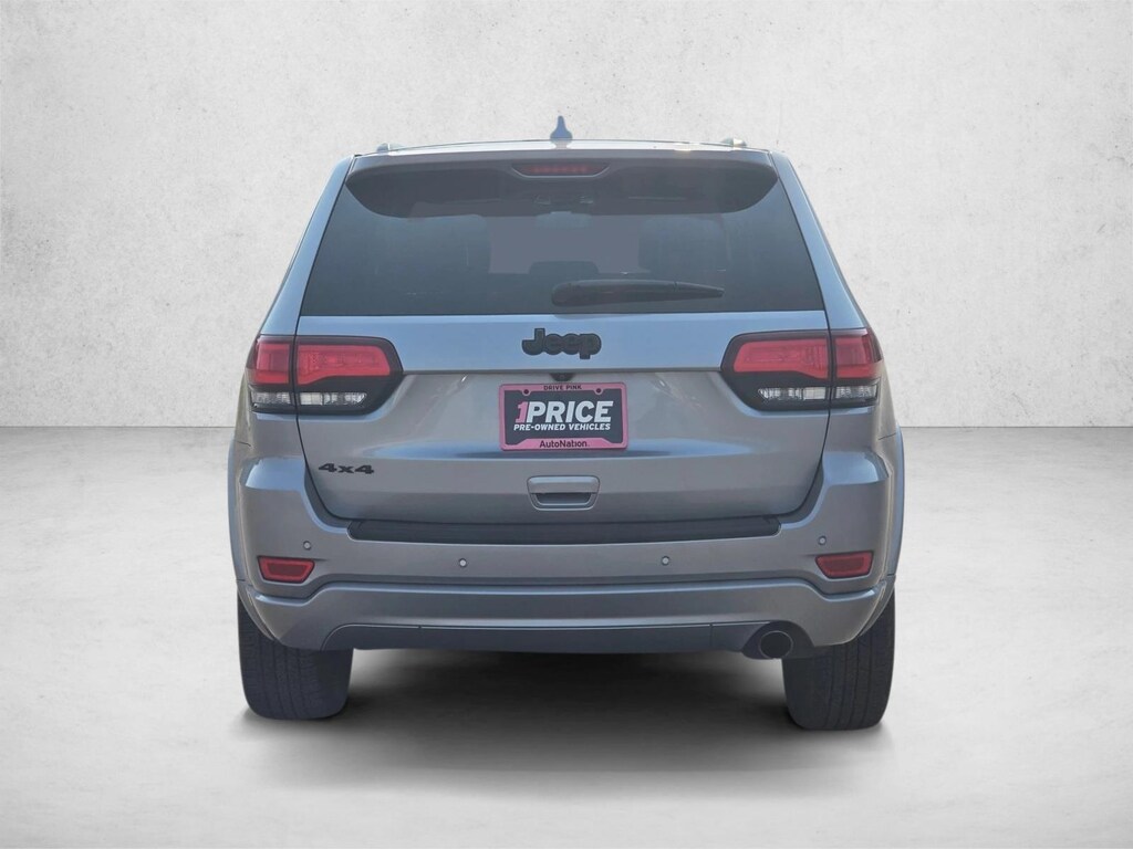 Used 2018 Jeep Grand Cherokee Laredo 4x4 SUV