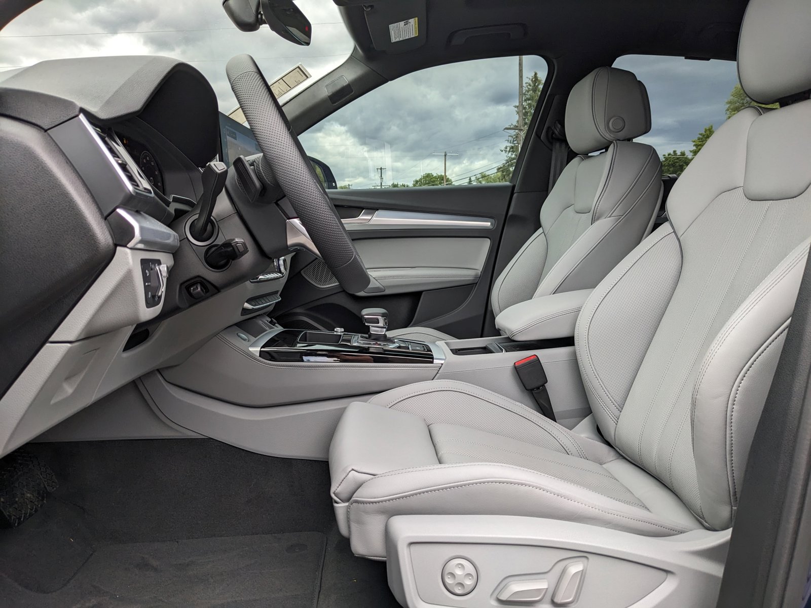 2024 Audi Q5 45 S line Prestige photo 3