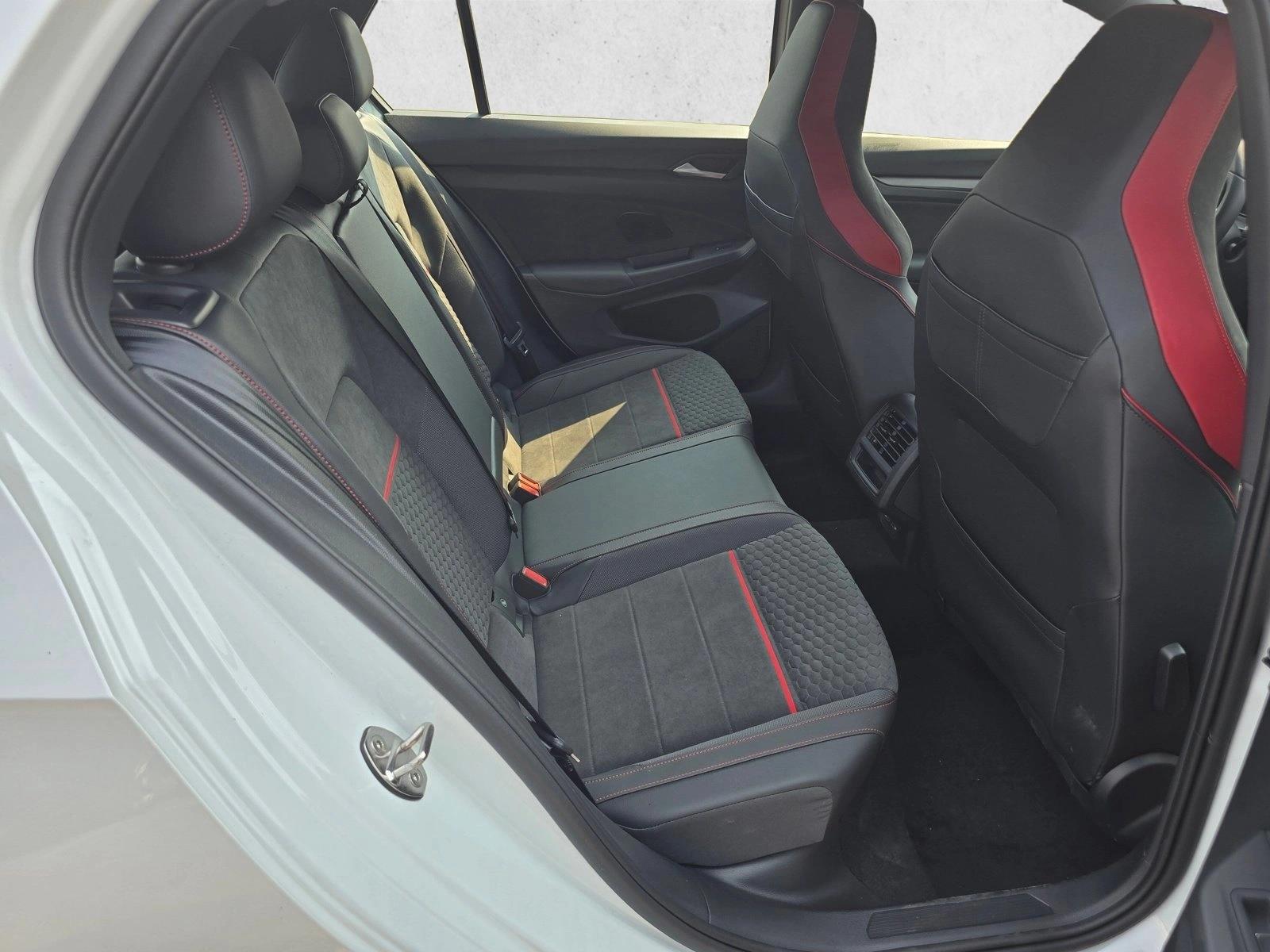 2025 Volkswagen Golf GTI SE - Photo 12