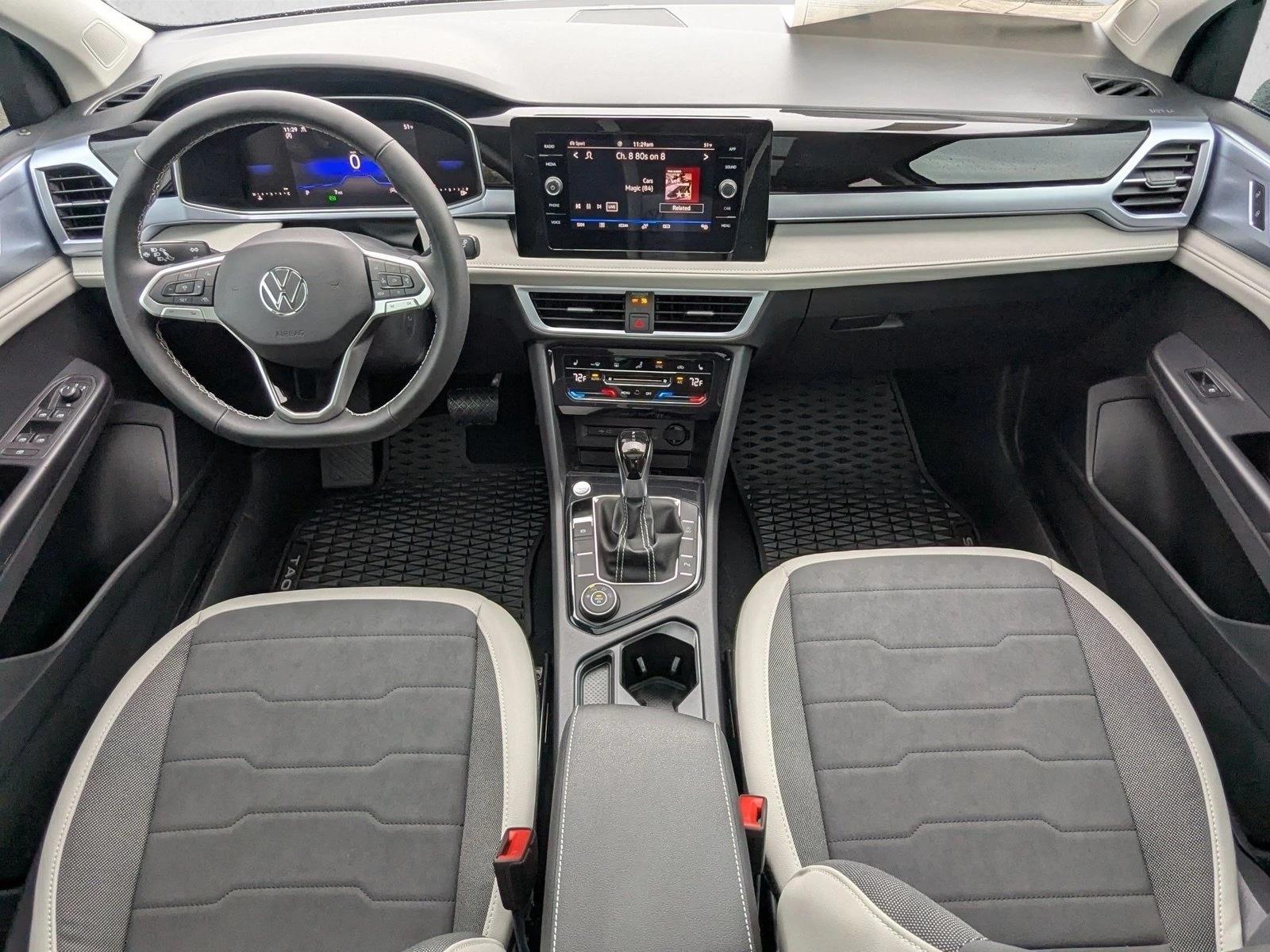 2025 Volkswagen Taos SE - Photo 16