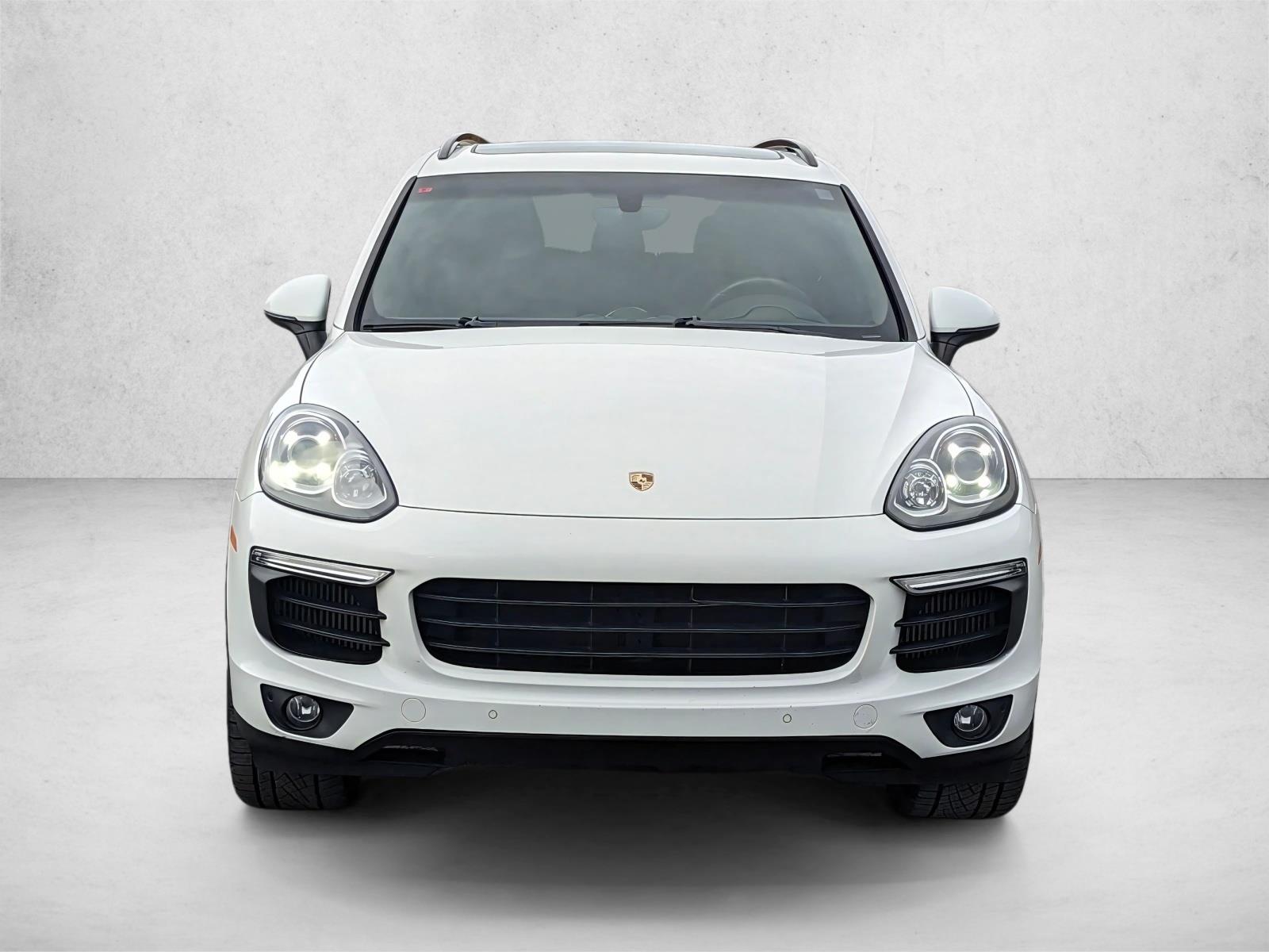 2017 Porsche Cayenne S photo 2