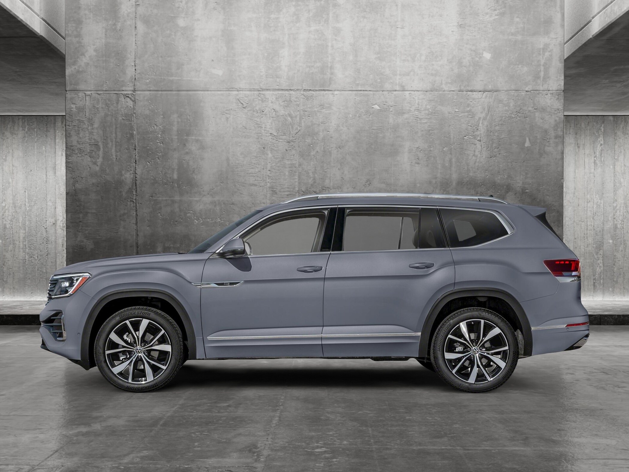 2025 Volkswagen Atlas SEL Premium R-Line photo 3