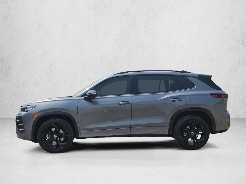 New 2026 Volkswagen Tiguan SE R-Line Black SUV
