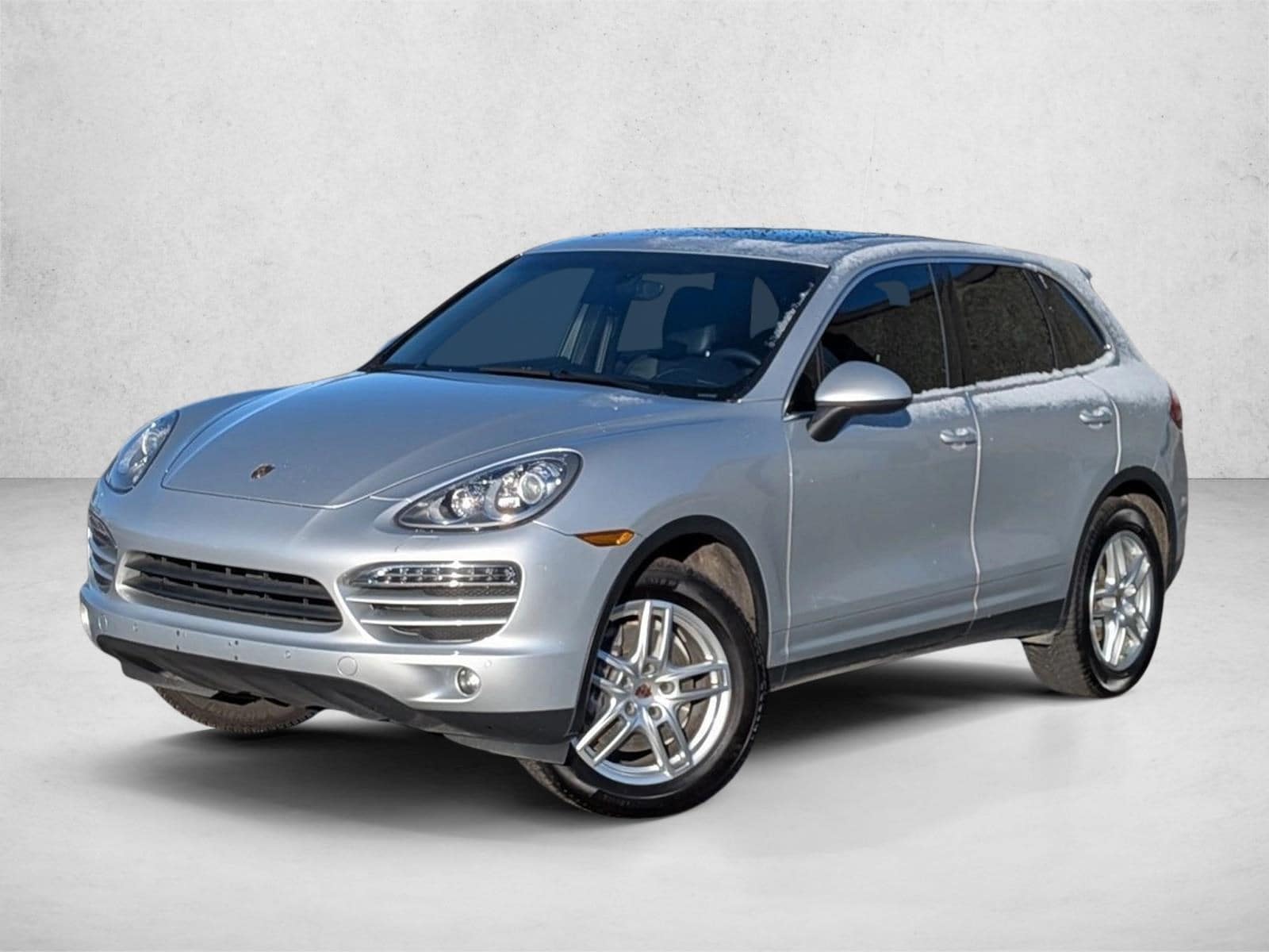 2014 Porsche Cayenne Platinum Edition's photo