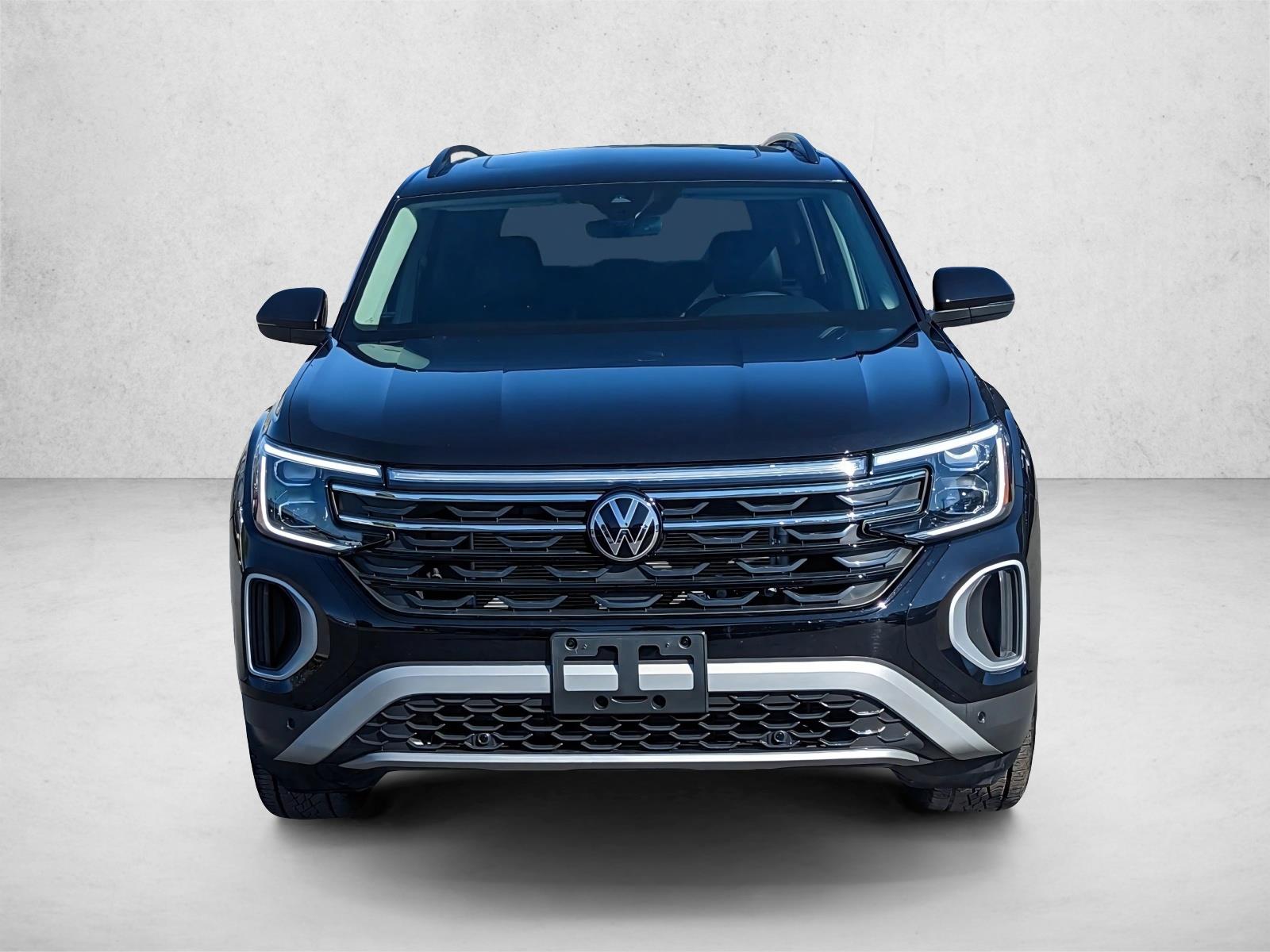 2024 Volkswagen Atlas Peak Edition SE Technology photo 2