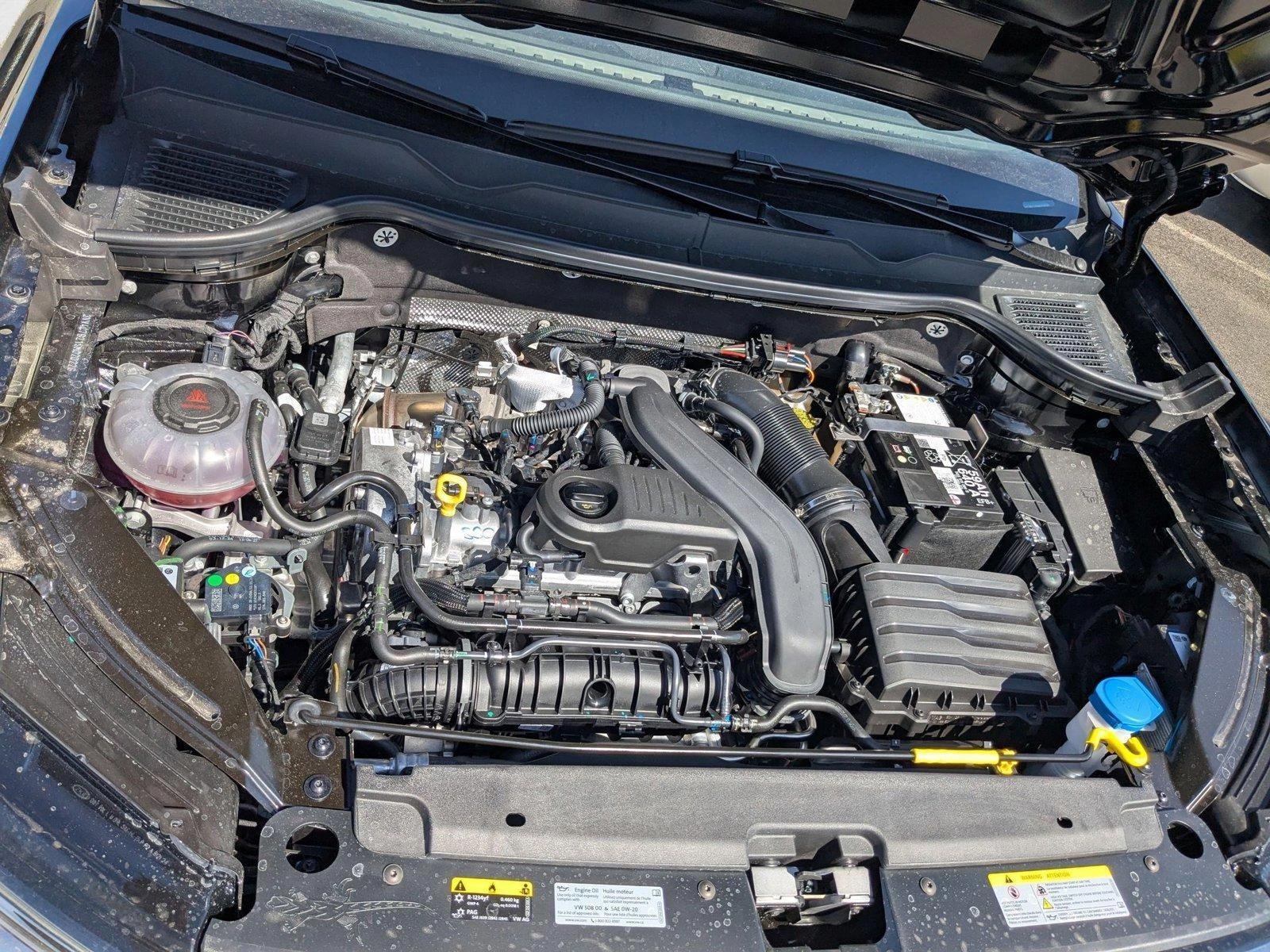 2025 Volkswagen Taos SEL - Photo 19