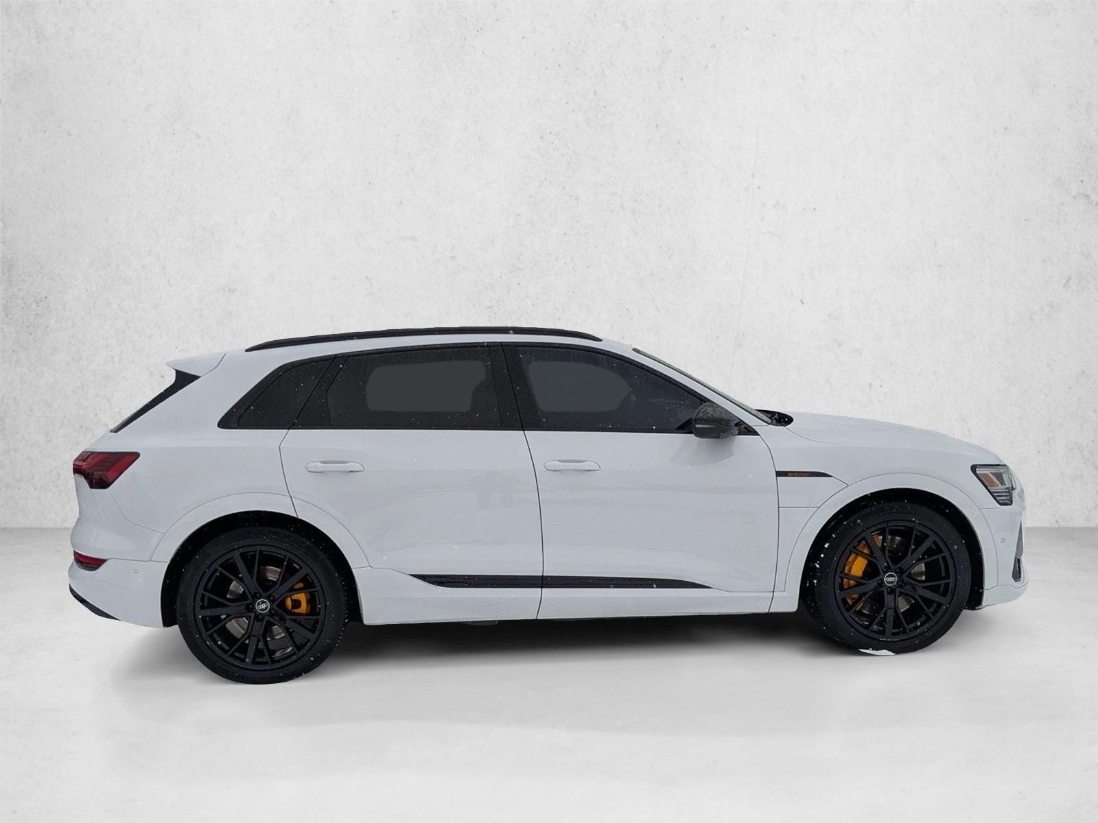 2023 Audi e-tron Premium photo 4