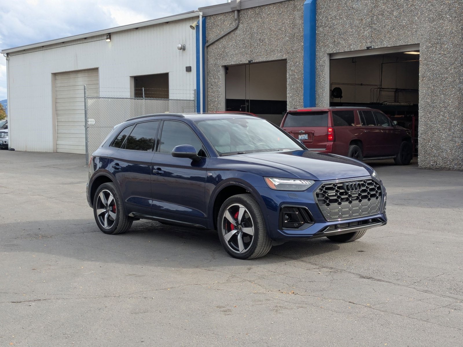 2024 Audi Q5 45 S line Prestige photo 2