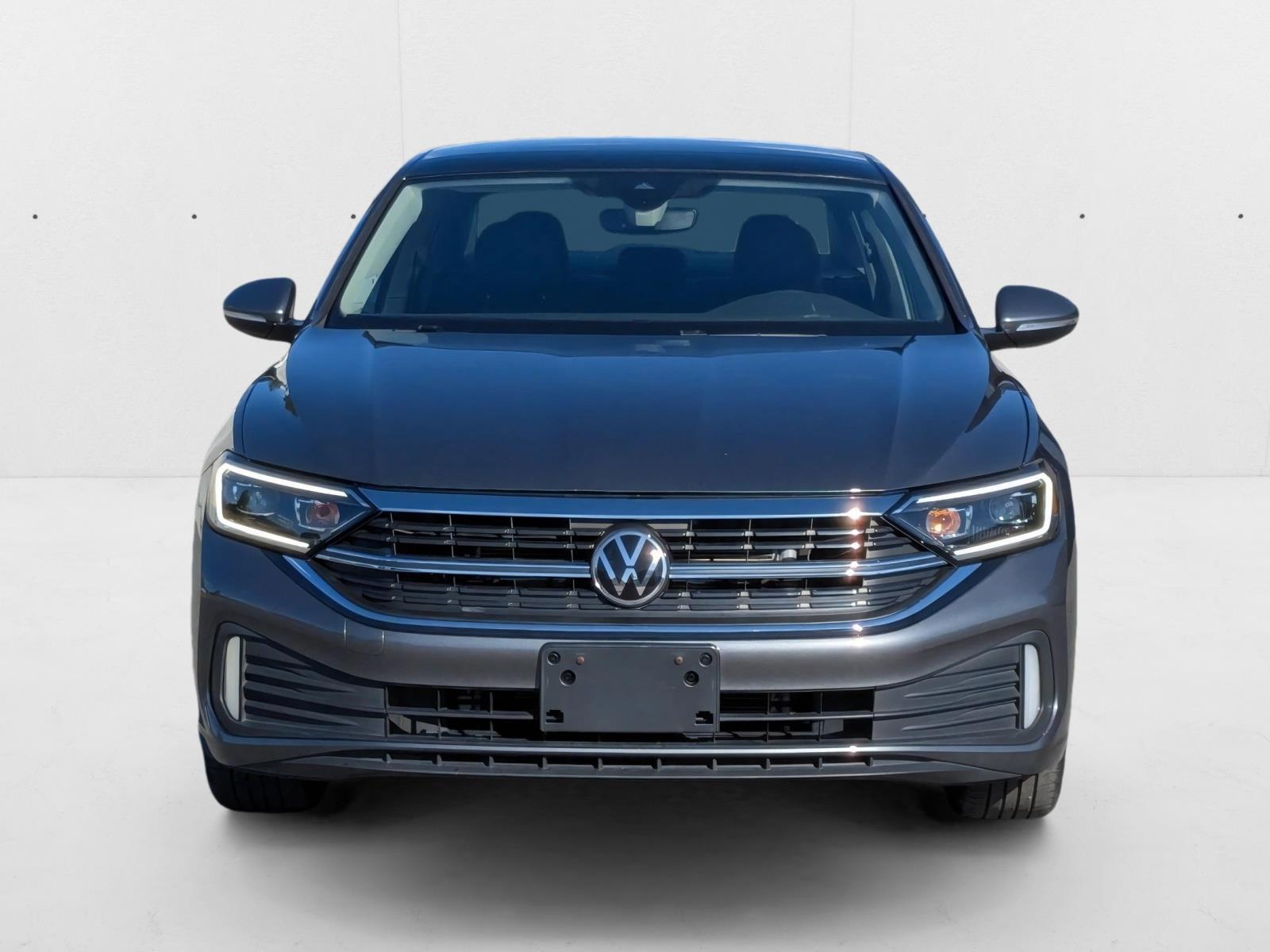 2023 Volkswagen Jetta 1.5T SEL photo 2