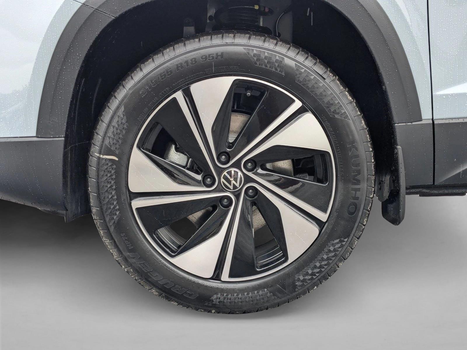 2025 Volkswagen Taos SE - Photo 11