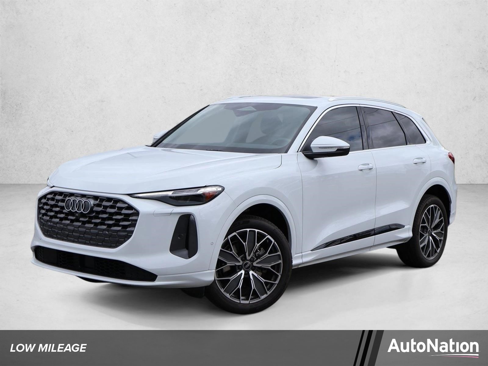 2025 Audi Q5 40 Premium Plus's photo