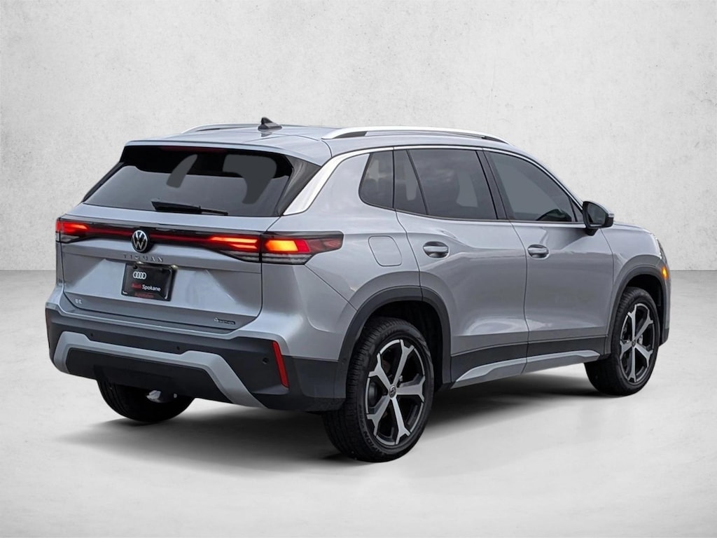 New 2026 Volkswagen Tiguan 2.0T SE SUV