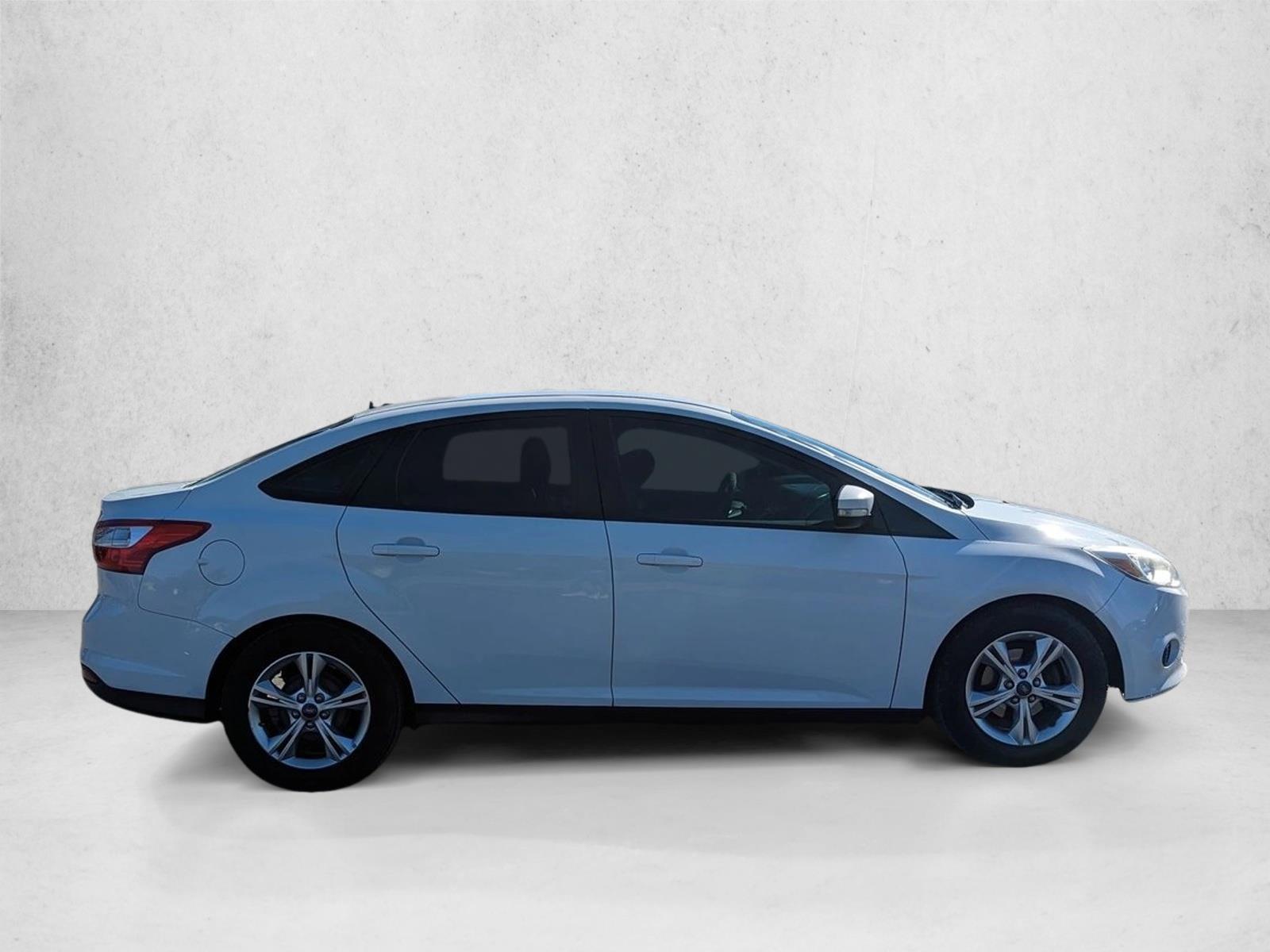 2013 Ford Focus SE photo 4