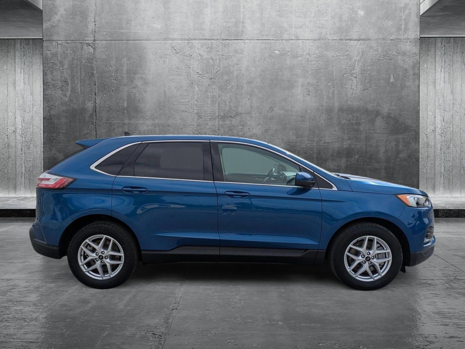 2024 Ford Edge SEL photo 4