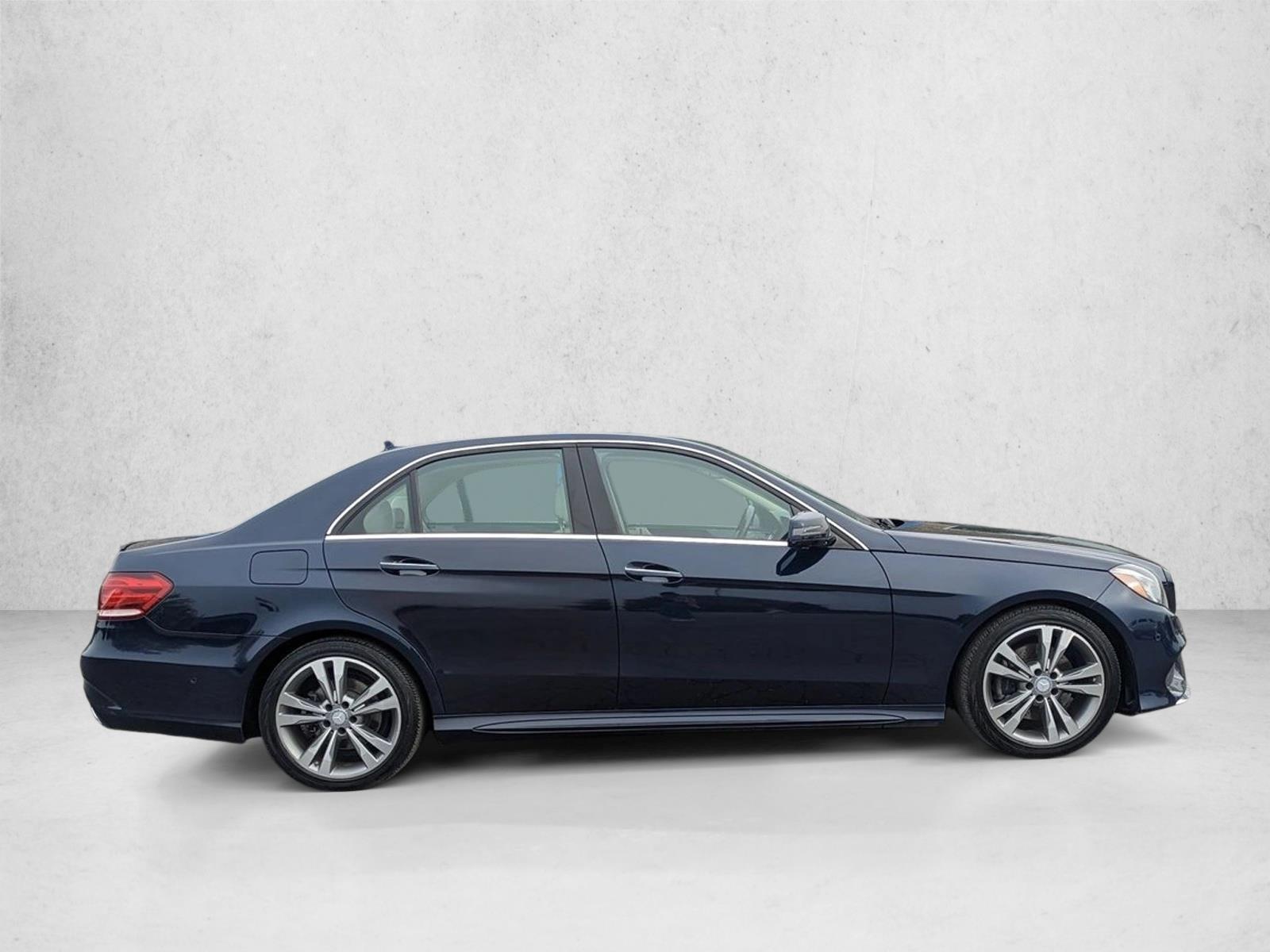 2014 Mercedes Benz E 350 Sedan photo 4