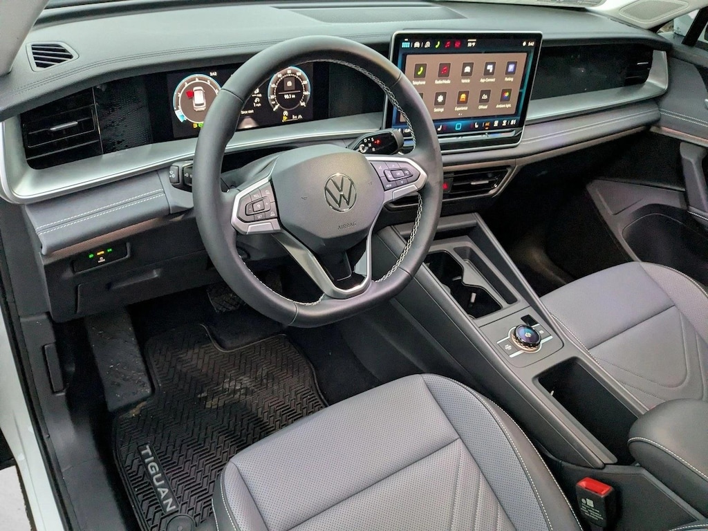 New 2026 Volkswagen Tiguan 2.0T SE SUV