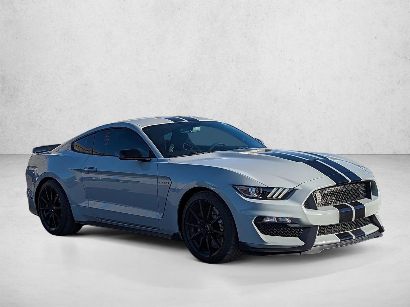 2017 Ford Mustang Shelby photo 3