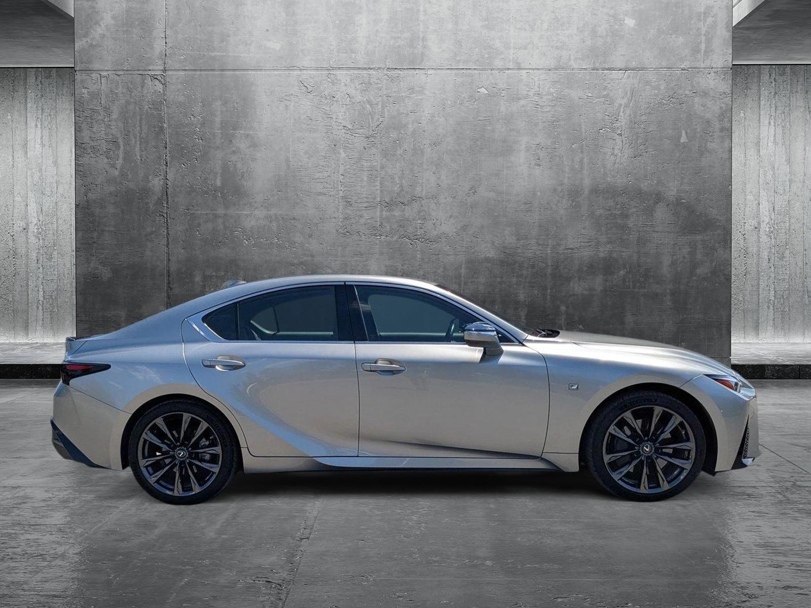 2021 Lexus IS 350 F SPORT photo 4