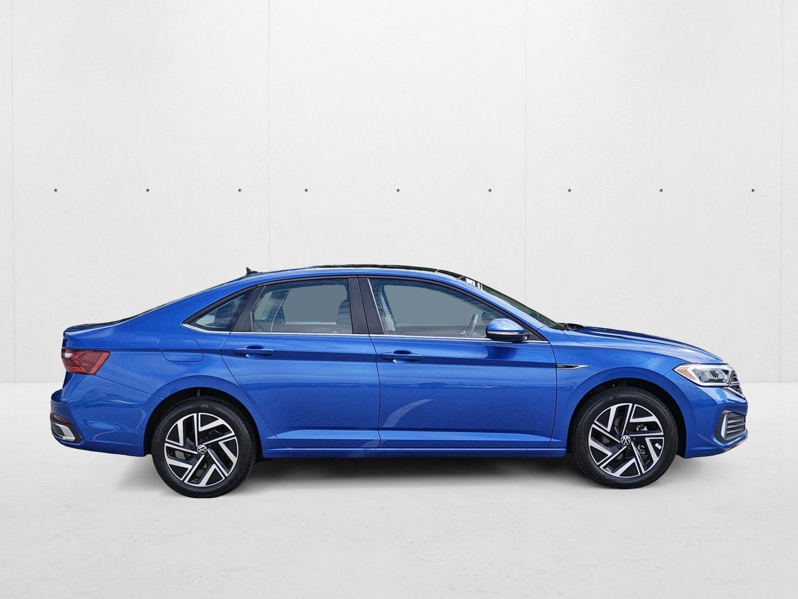 2024 Volkswagen Jetta 1.5T SEL photo 4